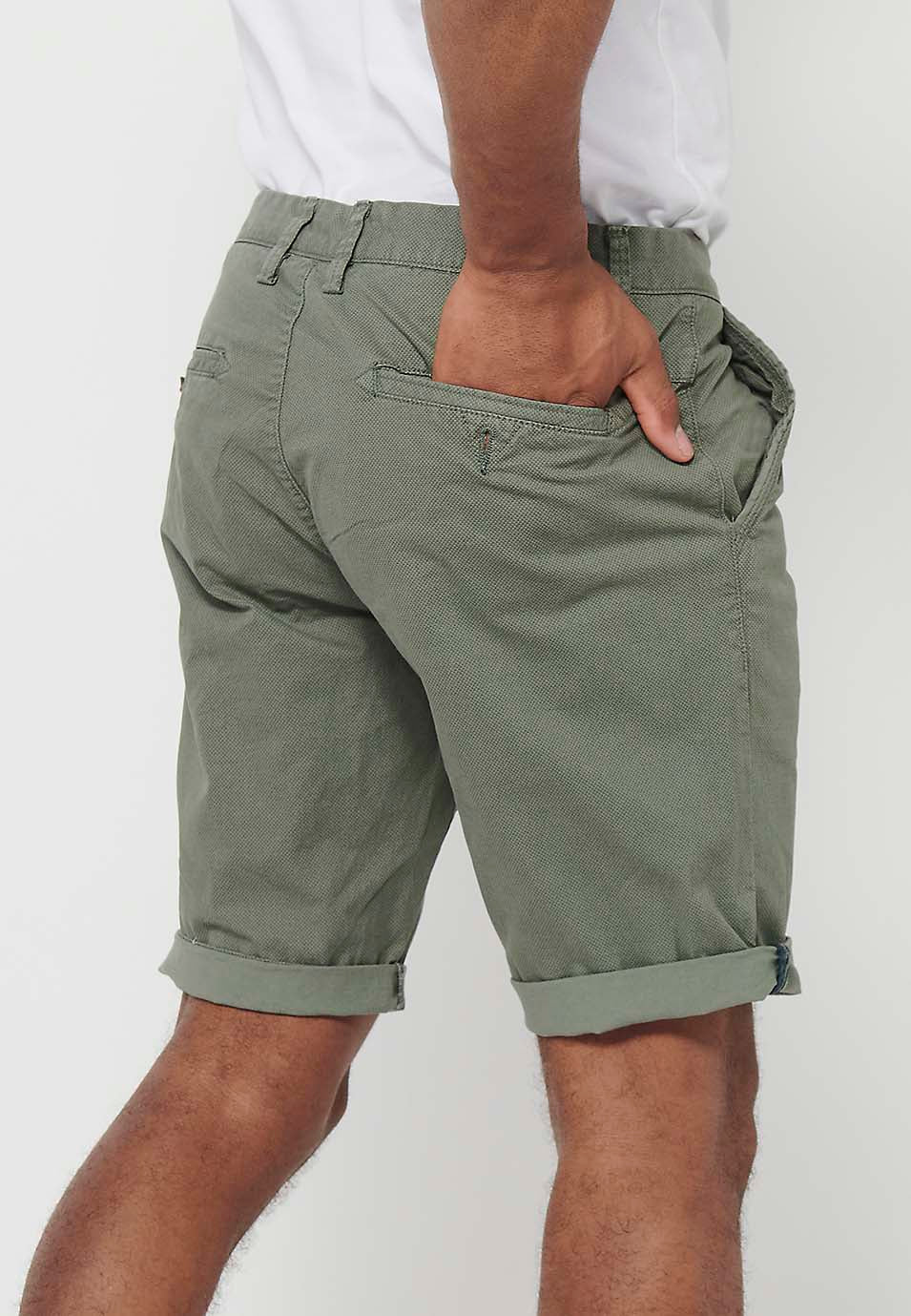 Pantaloncini chino da uomo verdi con risvolto - Koroshi 2411PS08
