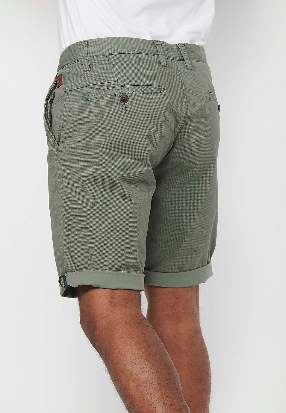 Pantaloncini chino da uomo verdi con risvolto - Koroshi 2411PS08