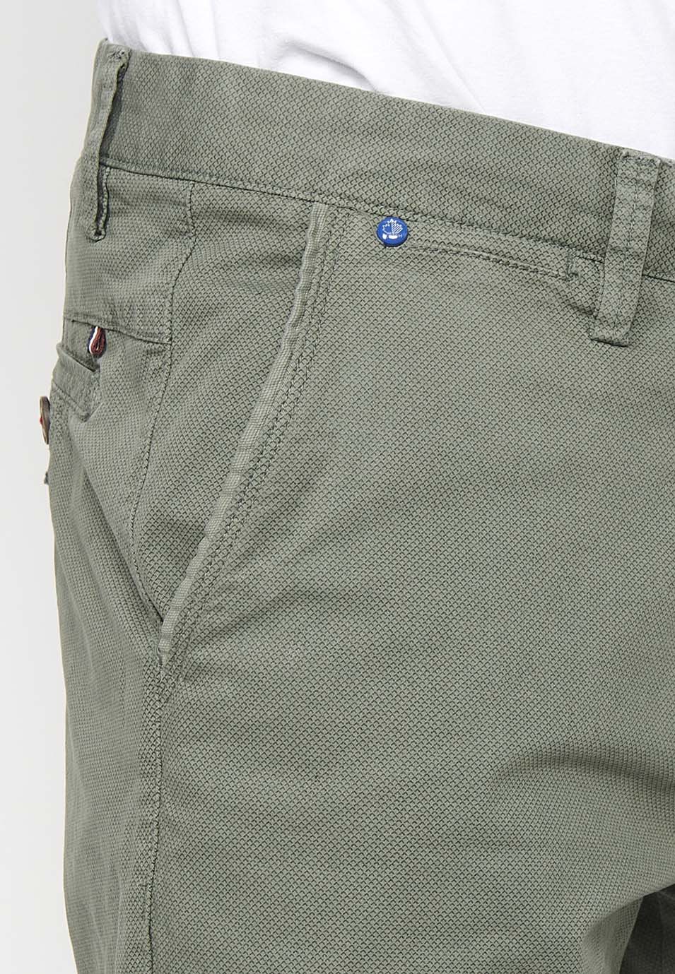 Pantaloncini chino da uomo verdi con risvolto - Koroshi 2411PS08
