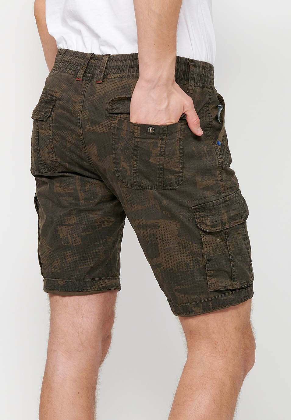 Bermuda cargo cintura cordón hombre kaki - Koroshi 2411PS12