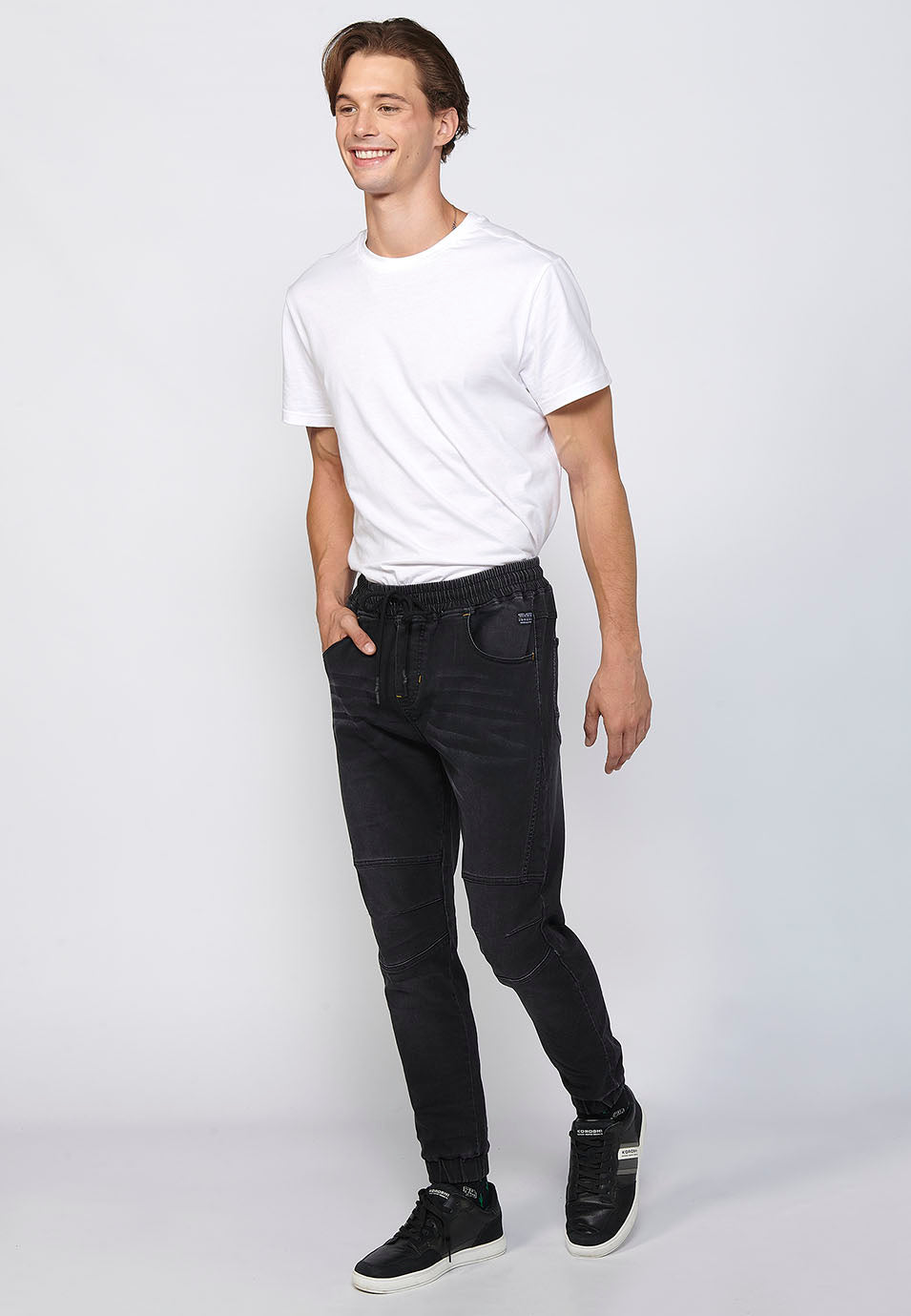 Pantalón jogger vaquero slim fit hombre black denim - Koroshi 2411PT85