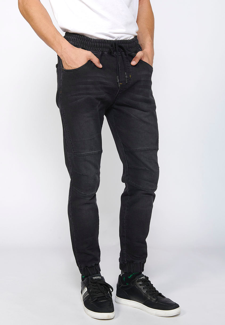 Pantalón jogger vaquero slim fit hombre black denim - Koroshi 2411PT85
