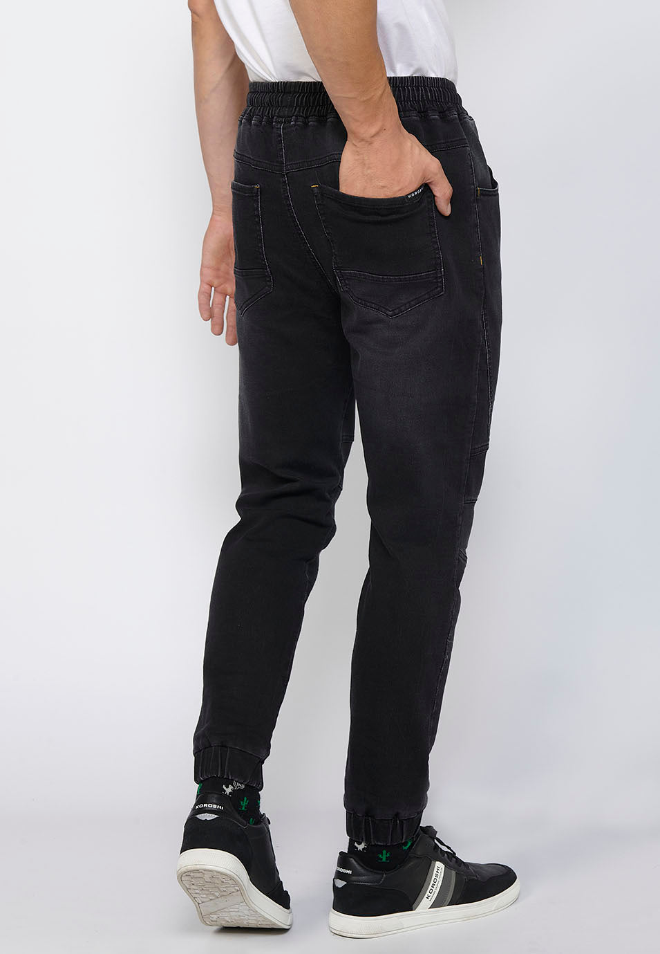 Pantalón jogger vaquero slim fit hombre black denim - Koroshi 2411PT85