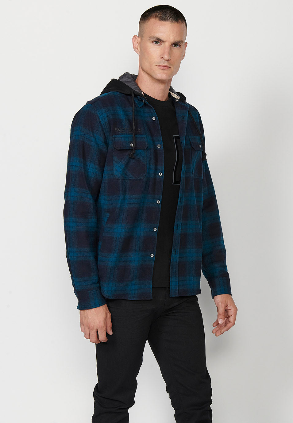 Sovracamicia da uomo con collo a camicia a maniche lunghe, cappuccio staccabile e chiusura frontale con bottoni