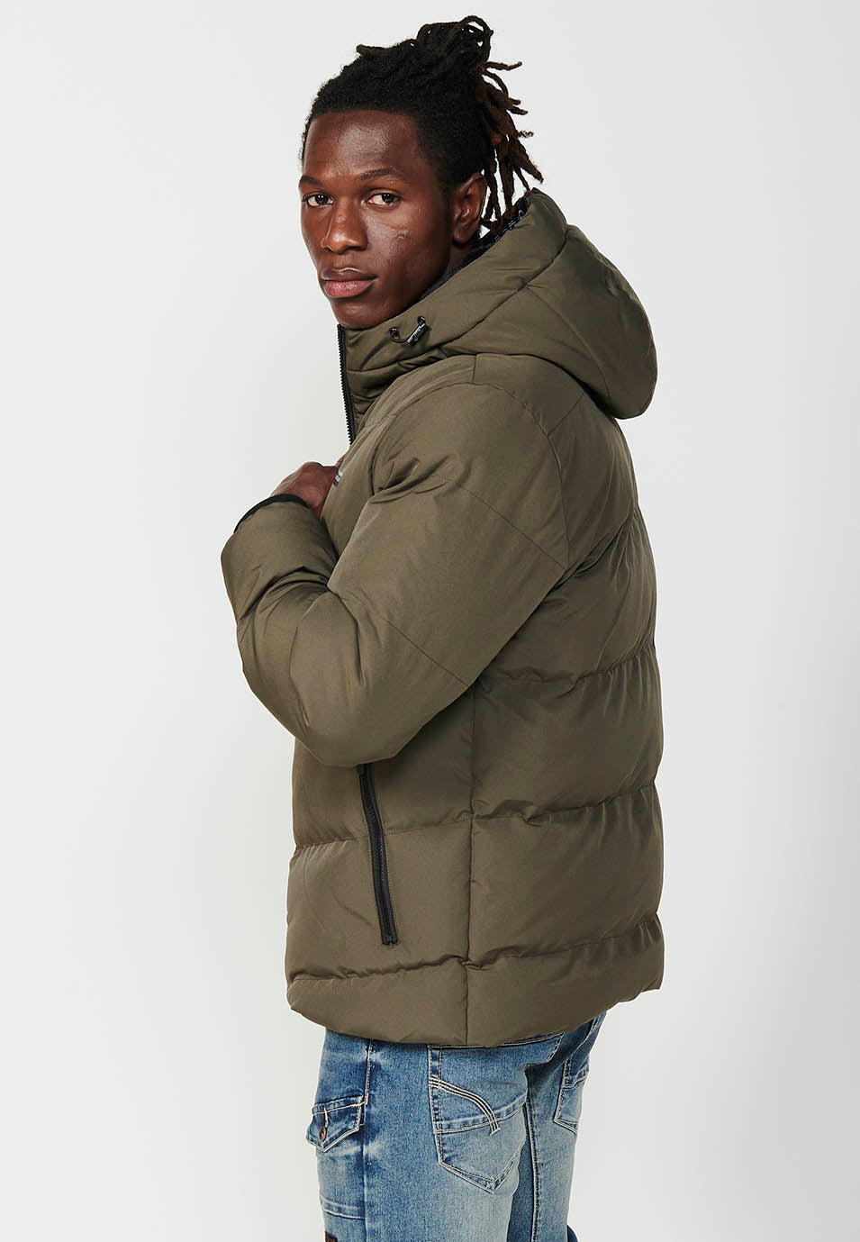 Cazadora acolchada y cierre delantero con cremallera y cuello con capucha para hombre