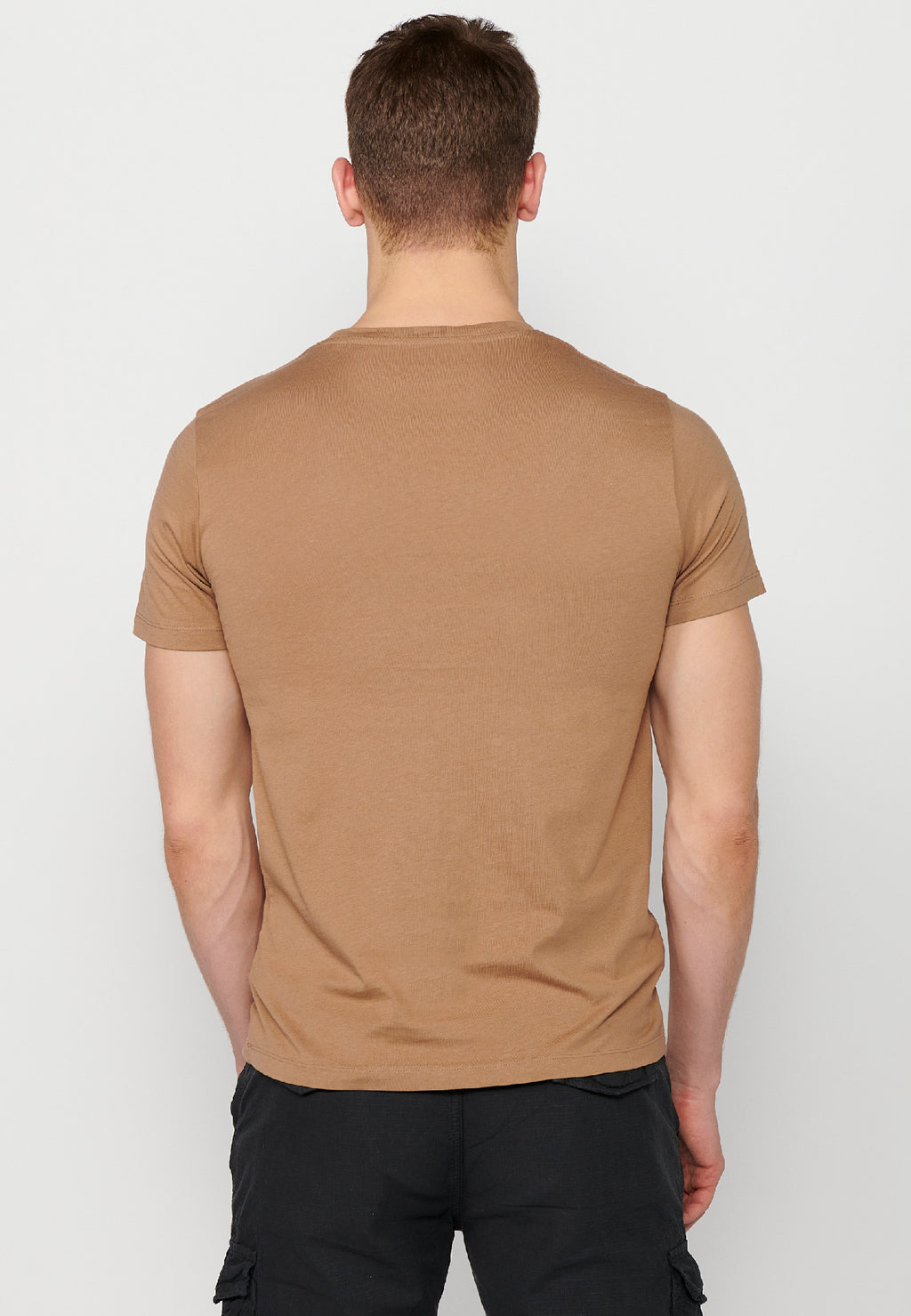 Short-sleeved cotton crew-neck t-shirt with tan front print | current trend