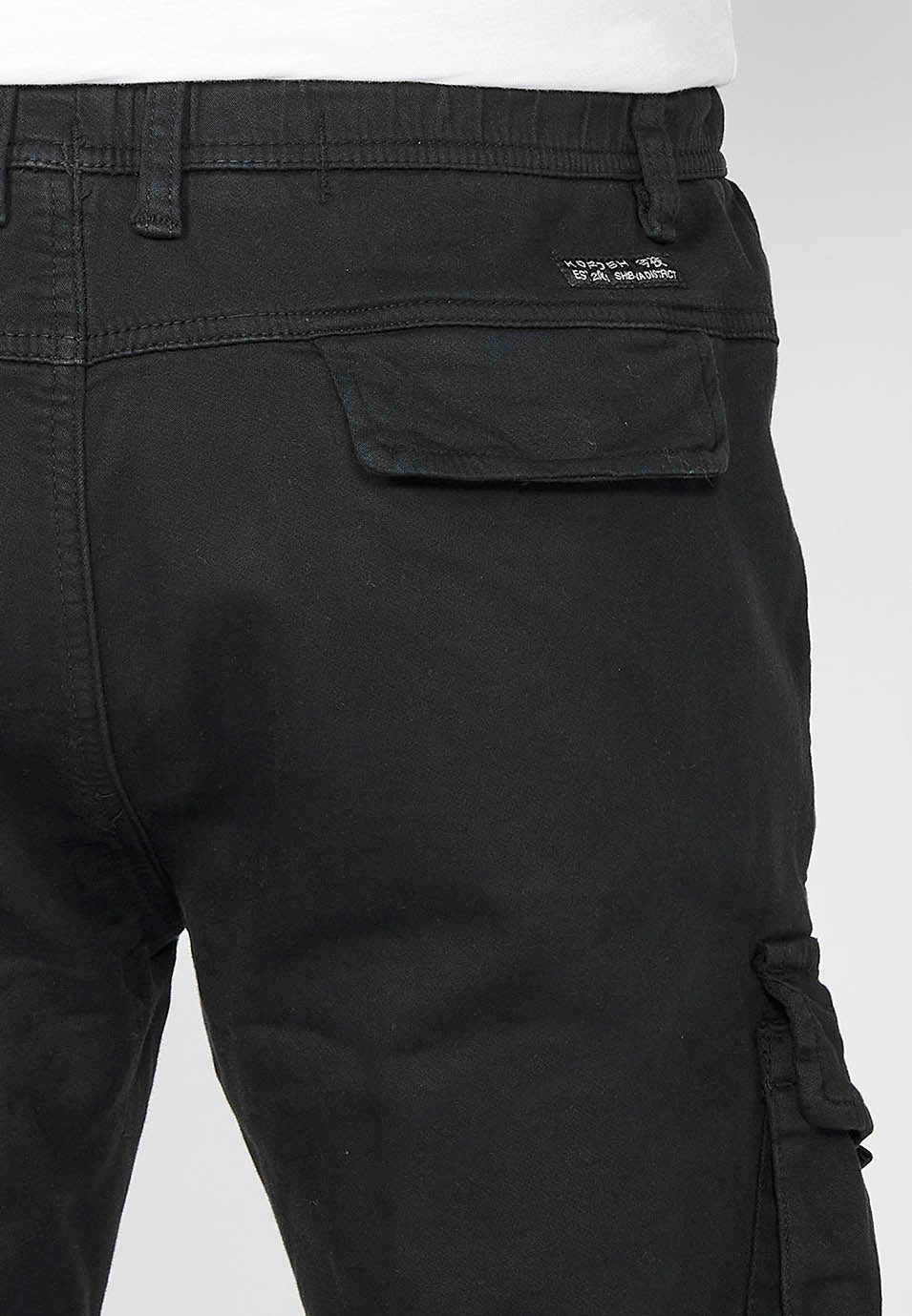 Lange Jogginghose mit elastischem Bund und Knöcheln und Taschen für Herren