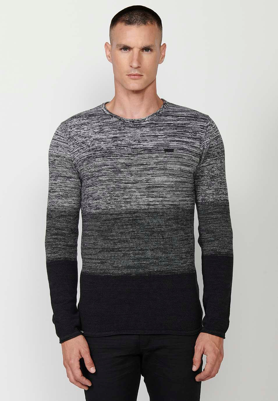 Maglione da uomo in tricot girocollo a righe larghe sfumate