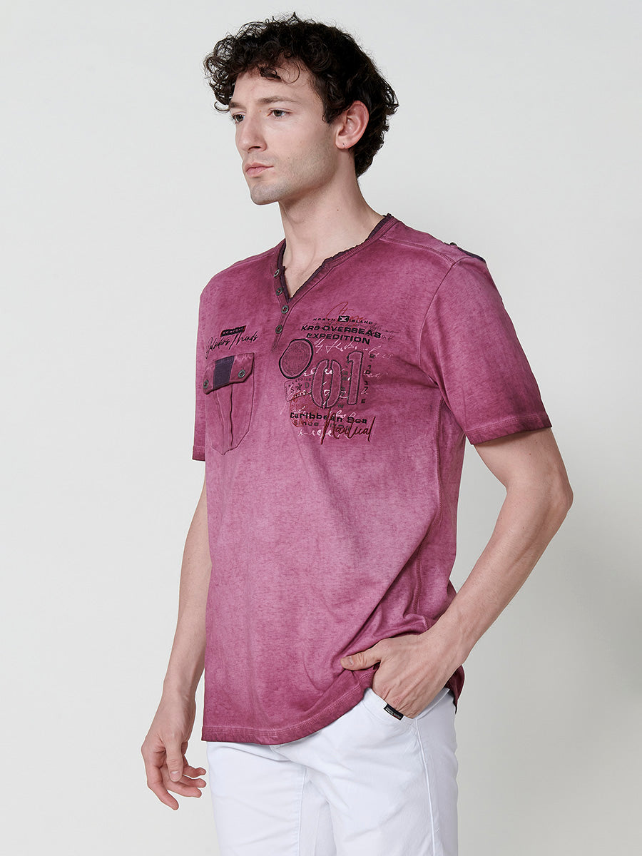 Maroon men's short sleeve printed henley collar t-shirt - Koroshi 2511MC24