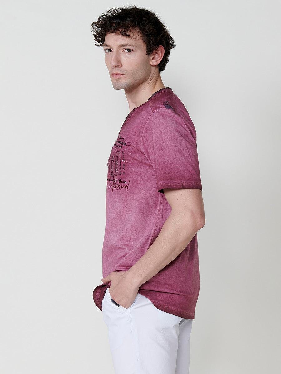 Maroon men's short sleeve printed henley collar t-shirt - Koroshi 2511MC24