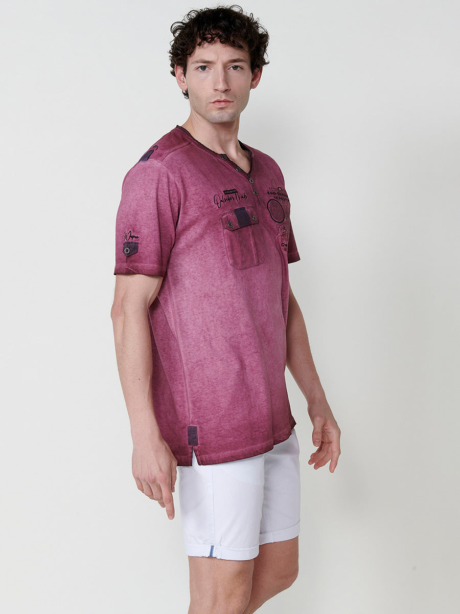 Maroon men's short sleeve printed henley collar t-shirt - Koroshi 2511MC24