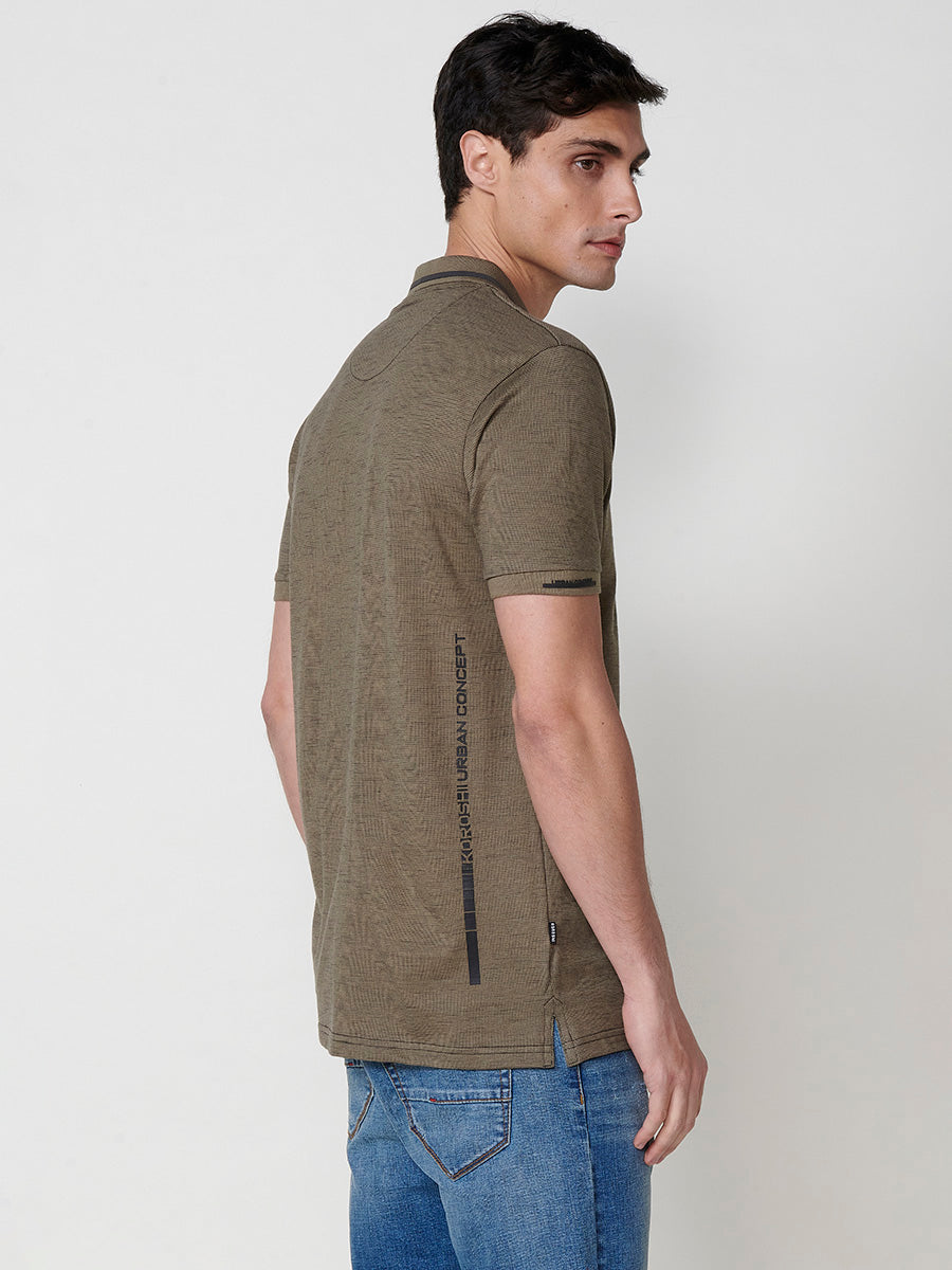 Khakifarbenes kurzärmliges Herren-Poloshirt mit meliertem Hemdkragen – Koroshi 2511PC25