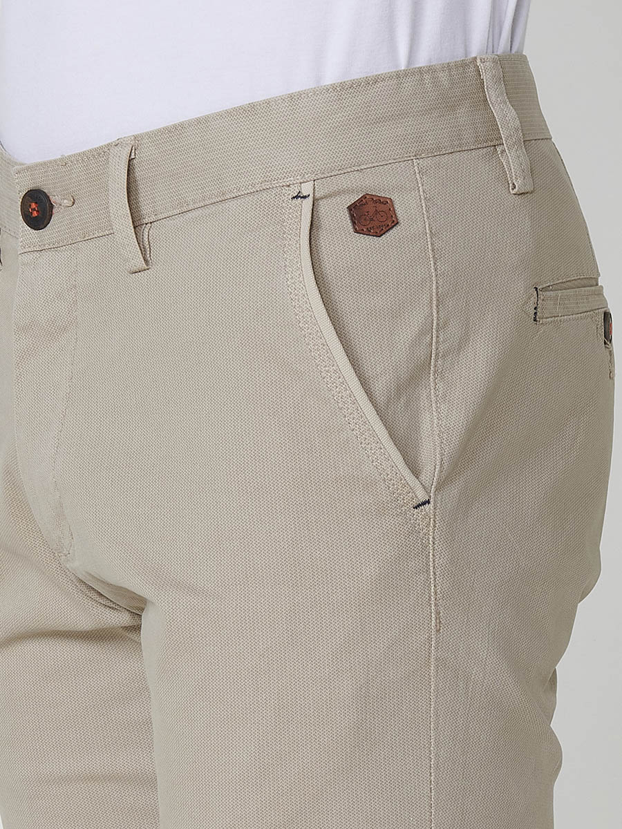 Herren-Chinoshorts aus Baumwolle mit Mikrodruck in Steinoptik – Koroshi 2511PS08