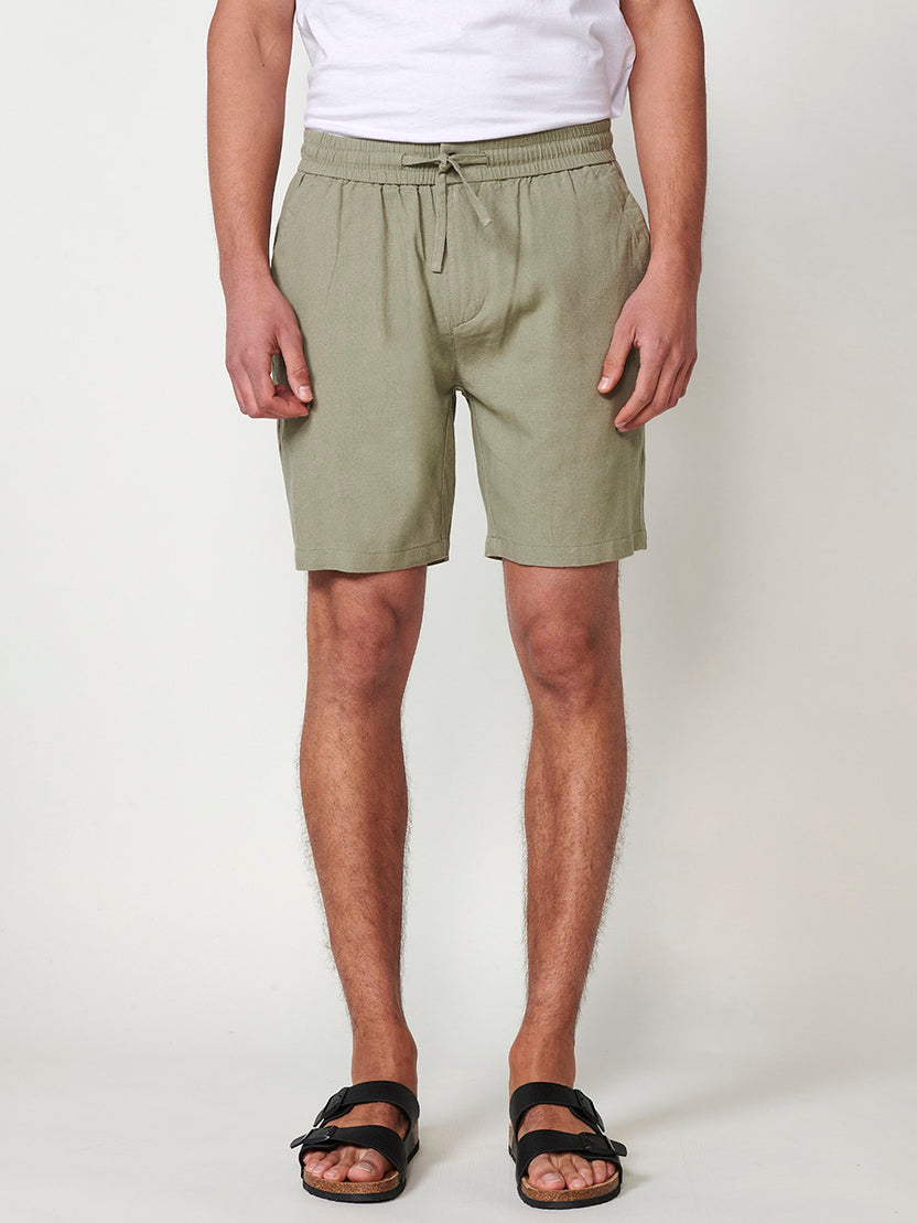 Shorts verdi da uomo in lino viscosa con coulisse - Koroshi 2511PS16