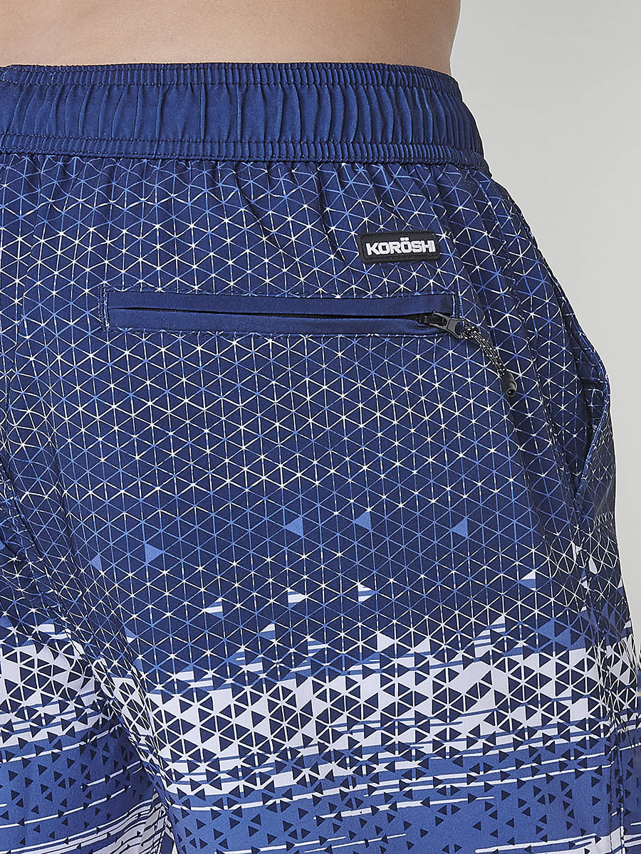 Herren-Badeanzug mit Farbverlauf und geometrischem Muster, Marineblau – Koroshi 2511WA15