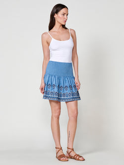 Jupe courte femme bleue taille froncée et broderie ethnique - Koroshi 2512FA10