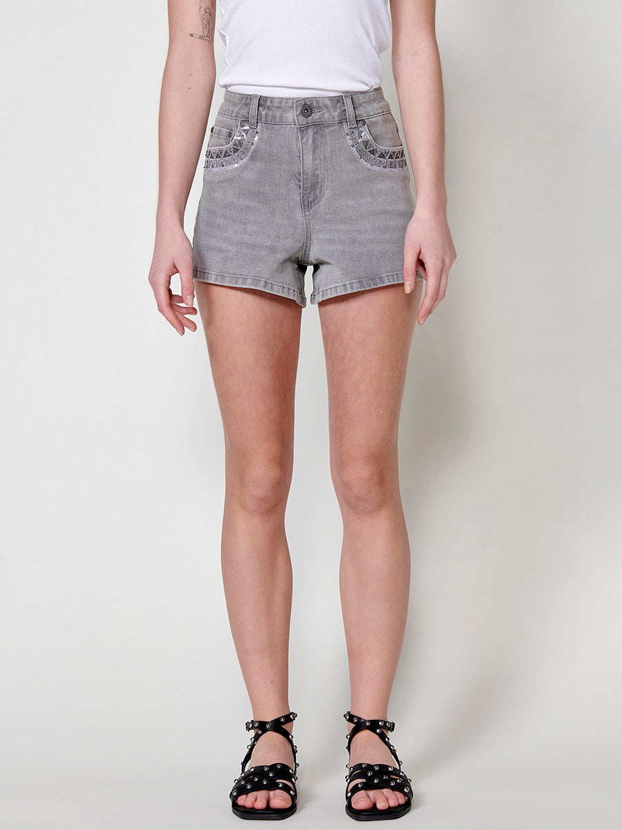 Short vaquero denim con cenefa étnica bordada y brillos mujer denim gris - Koroshi 2512PS82