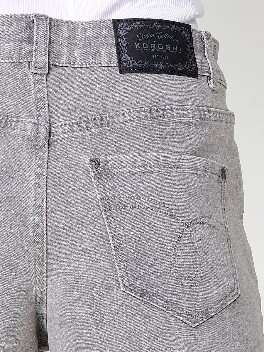 Short vaquero denim con cenefa étnica bordada y brillos mujer denim gris - Koroshi 2512PS82