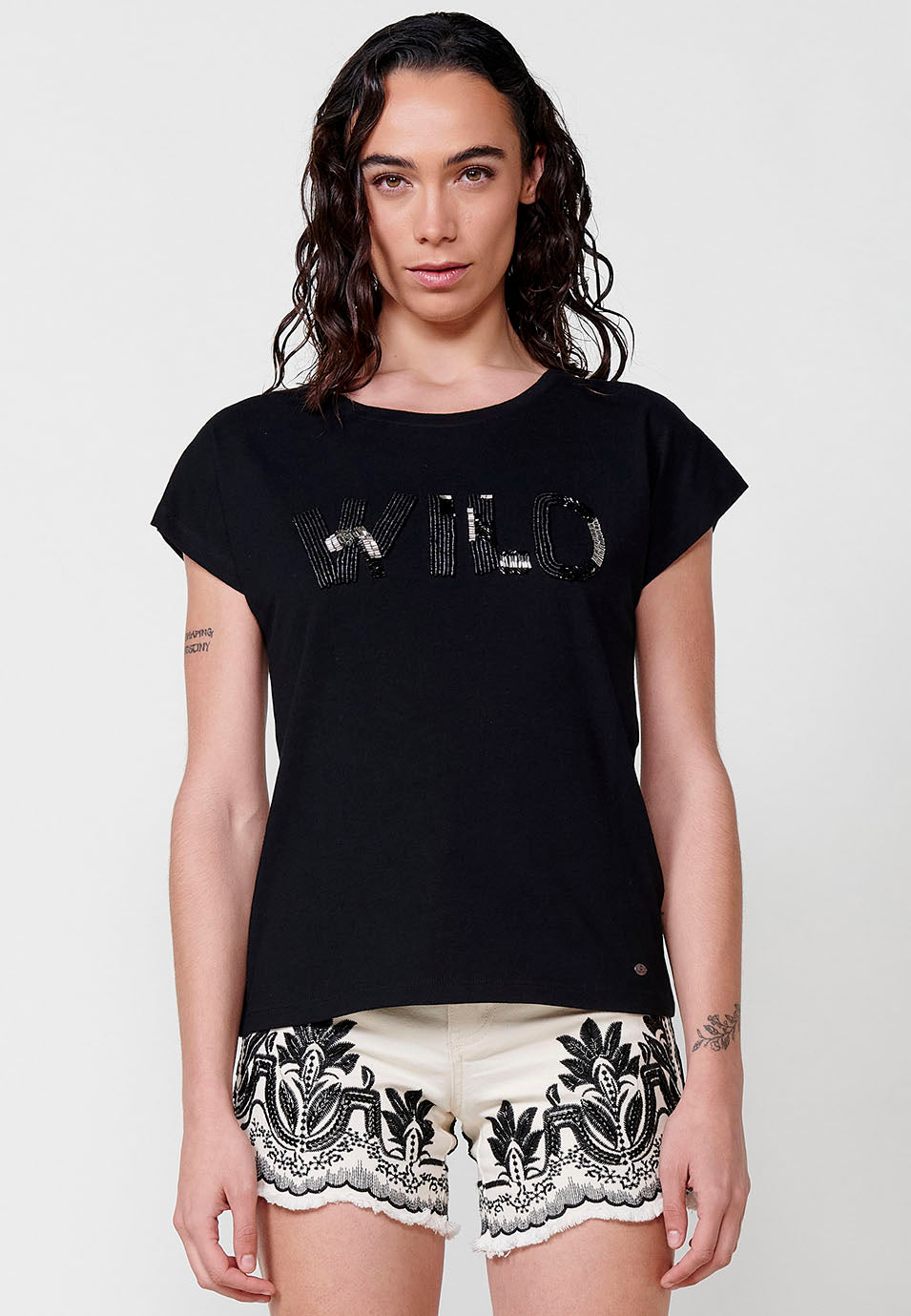 T-shirt femme noir manches courtes en coton avec broderie sauvage en strass - Koroshi 2512TP77