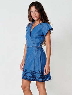 Short denim-effect chambray dress with floral embroidery for women in denim blue - Koroshi 2512VS37