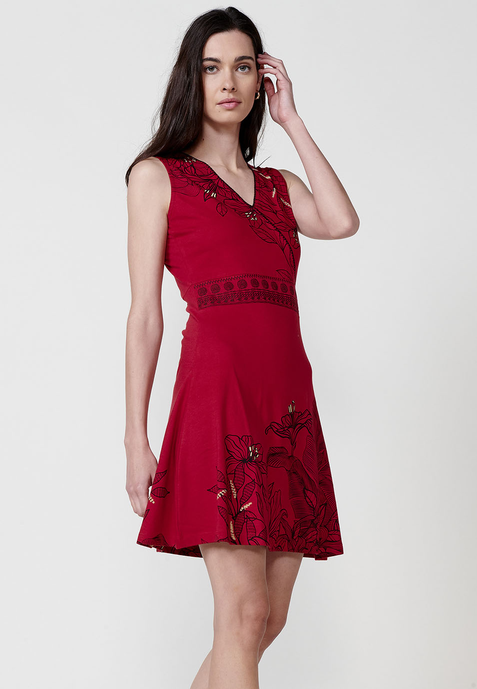 Robe courte femme rouge en coton imprimé fleuri et décolleté V - Koroshi 2512VS57