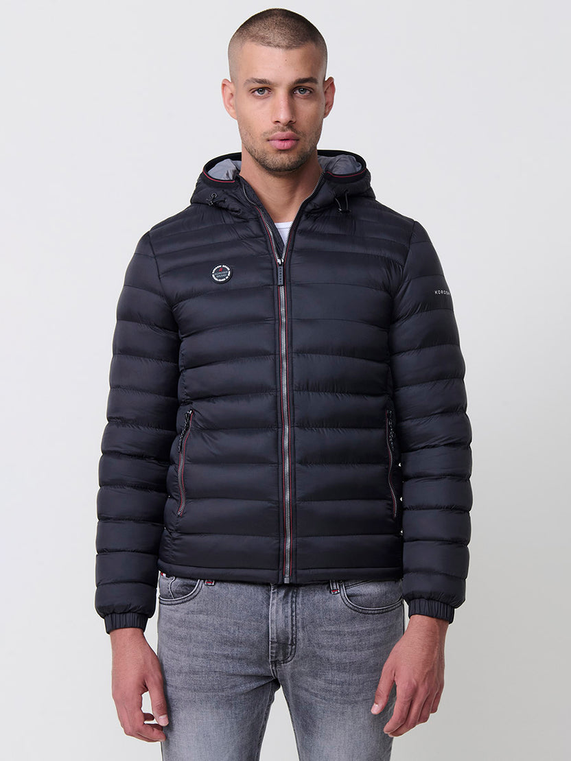 Chaqueta acolchada plumífero con capucha hombre negro vista frontal - Koroshi 2521JA49
