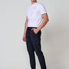 Pantalón jogger largo de hombre negro, 98% algodón y 2% elastano, con bolsillos y cierre delantero con cremallera y botón.