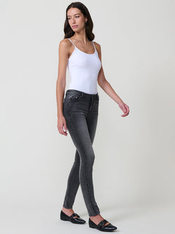 Schwarze mittelhohe Slim-Jeanshose für Damen mit Logoplakette – Koroshi 2522PT21