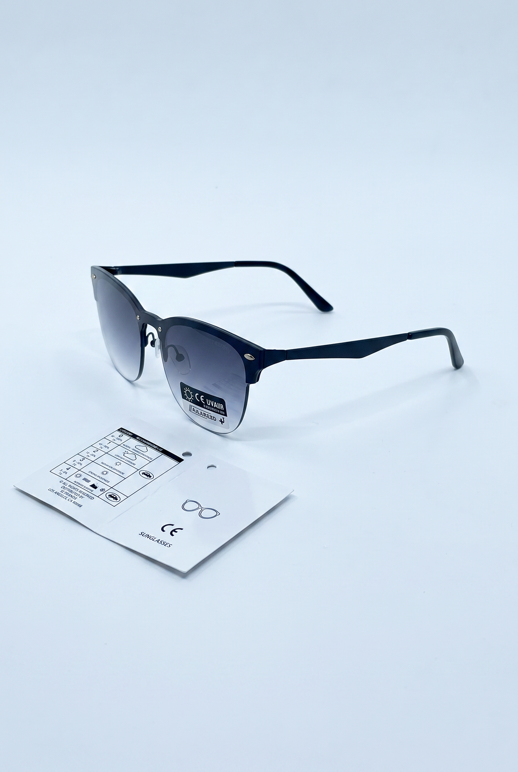 Lunettes de soleil unisexes noires métallisées avec verres dégradés