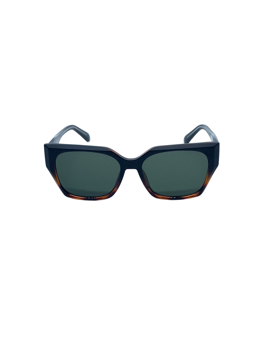 Unisex tortoiseshell effect sunglasses with black gradient lenses for women & men