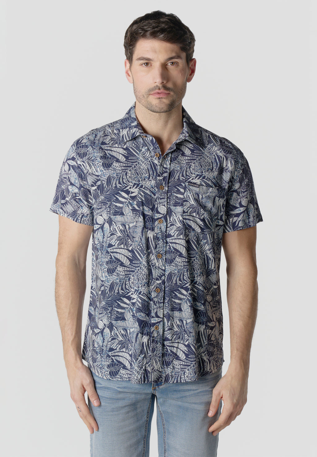Camicia blu da uomo a manica corta in viscosa stampa tropicale - Koroshi 2611CC37