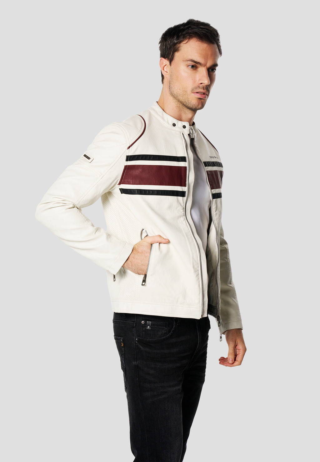 2611JA07-000030-2611JA07_000030_4