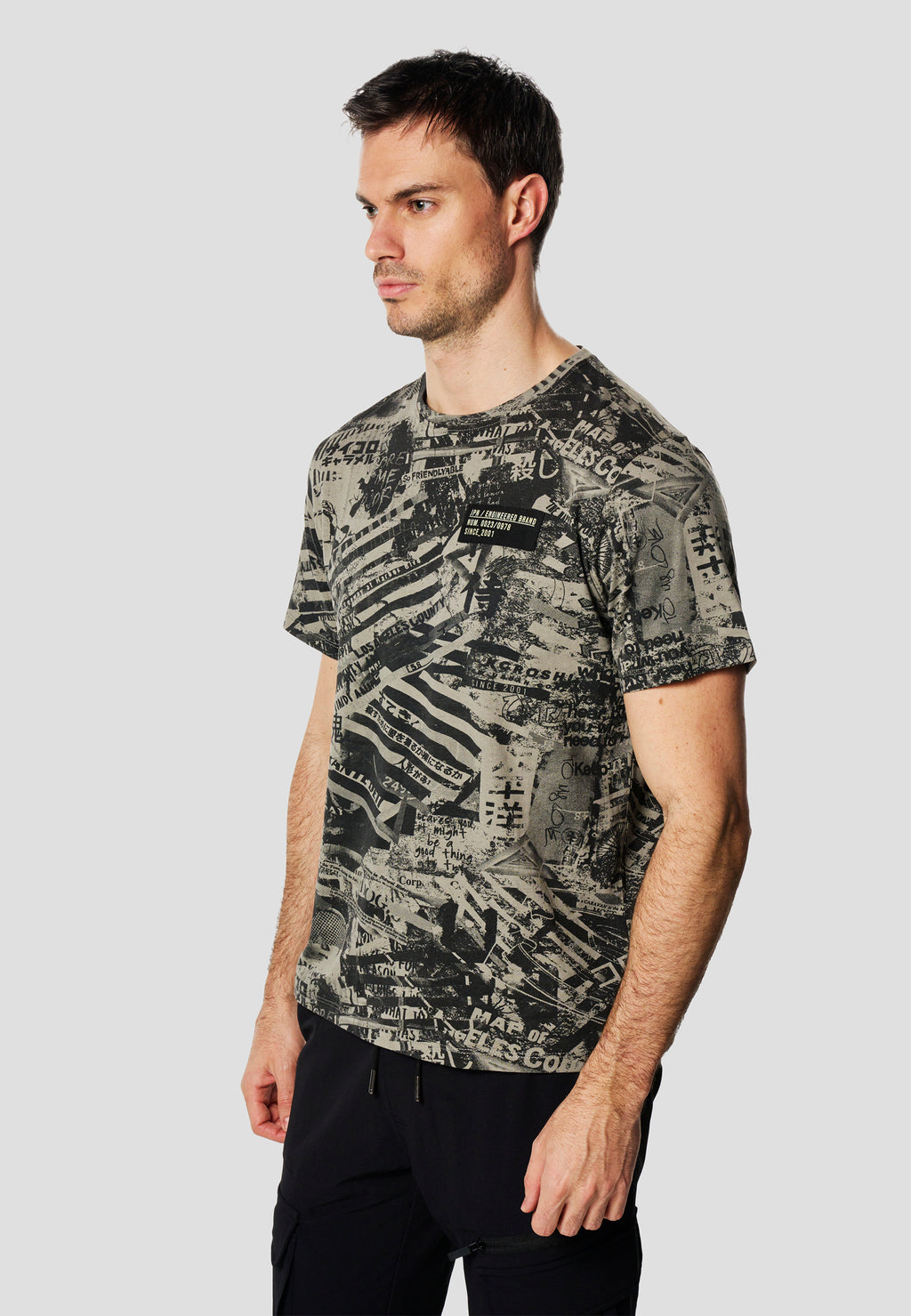 T-shirt homme kaki manches courtes imprimé all-over collage - Koroshi 2611MC11