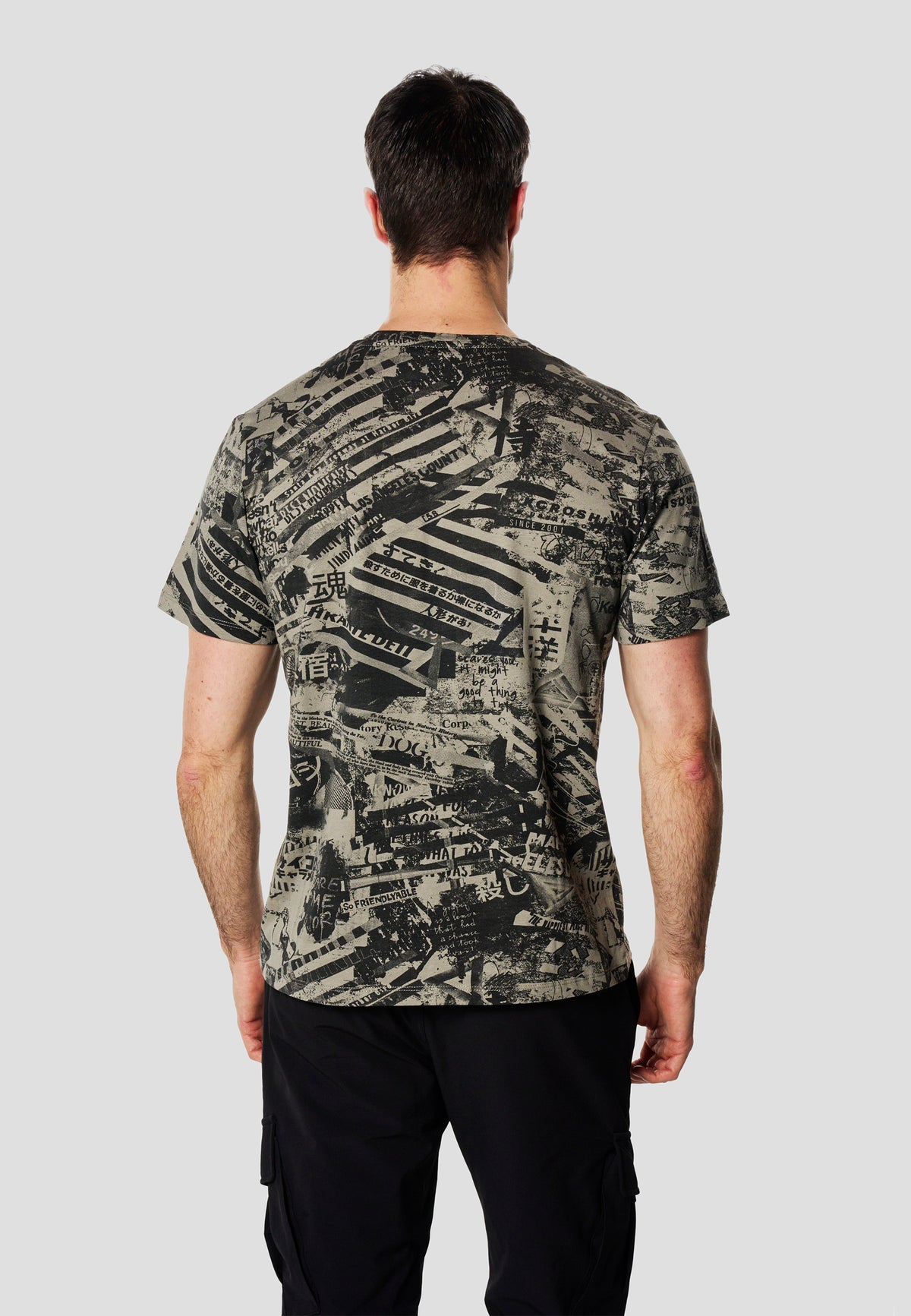 T-shirt homme kaki manches courtes imprimé all-over collage - Koroshi 2611MC11