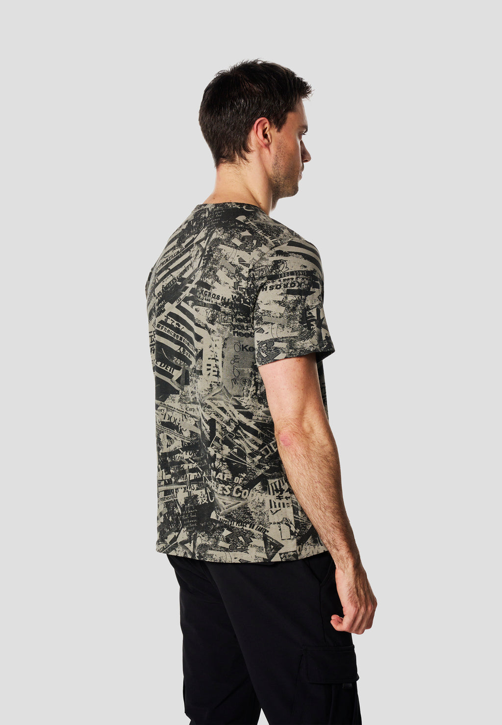 T-shirt homme kaki manches courtes imprimé all-over collage - Koroshi 2611MC11