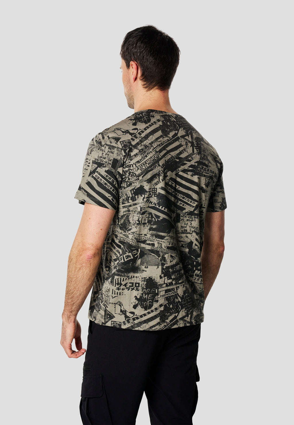 T-shirt homme kaki manches courtes imprimé all-over collage - Koroshi 2611MC11
