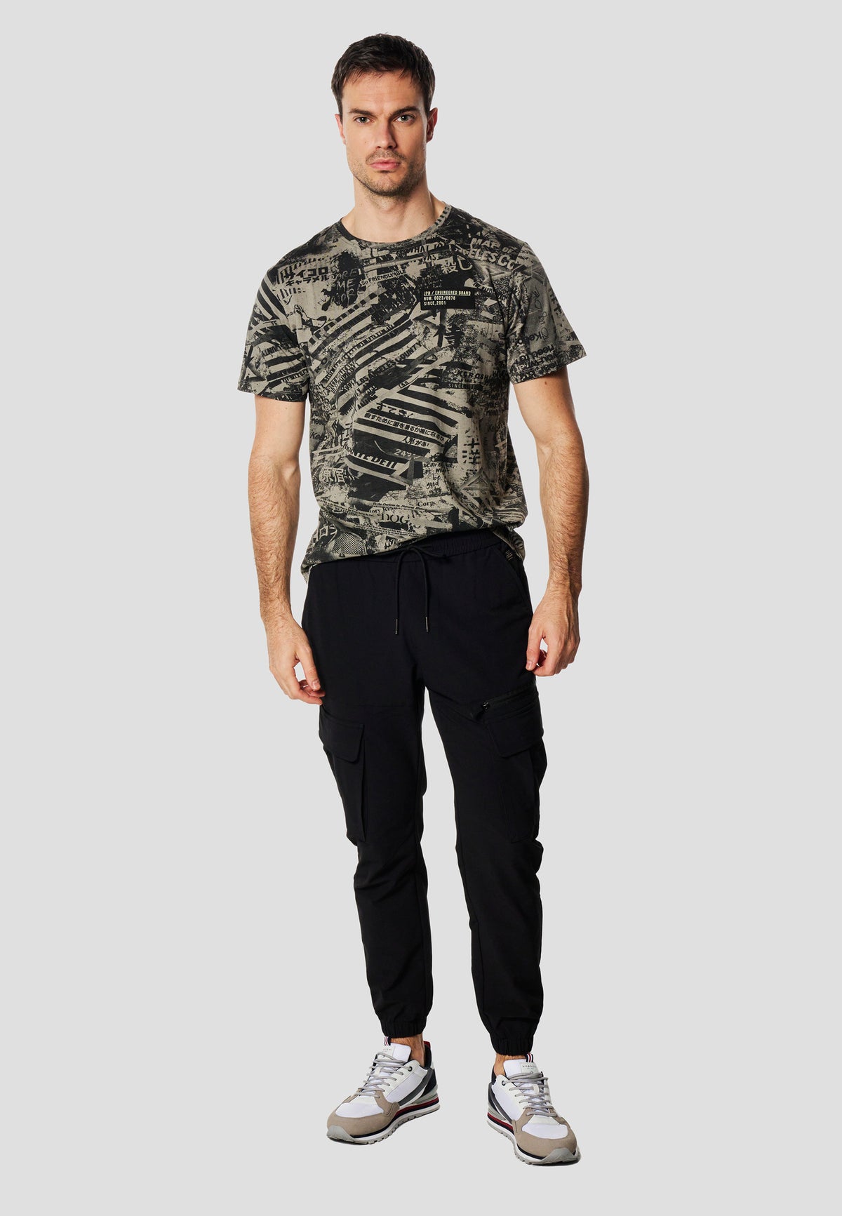 T-shirt homme kaki manches courtes imprimé all-over collage - Koroshi 2611MC11