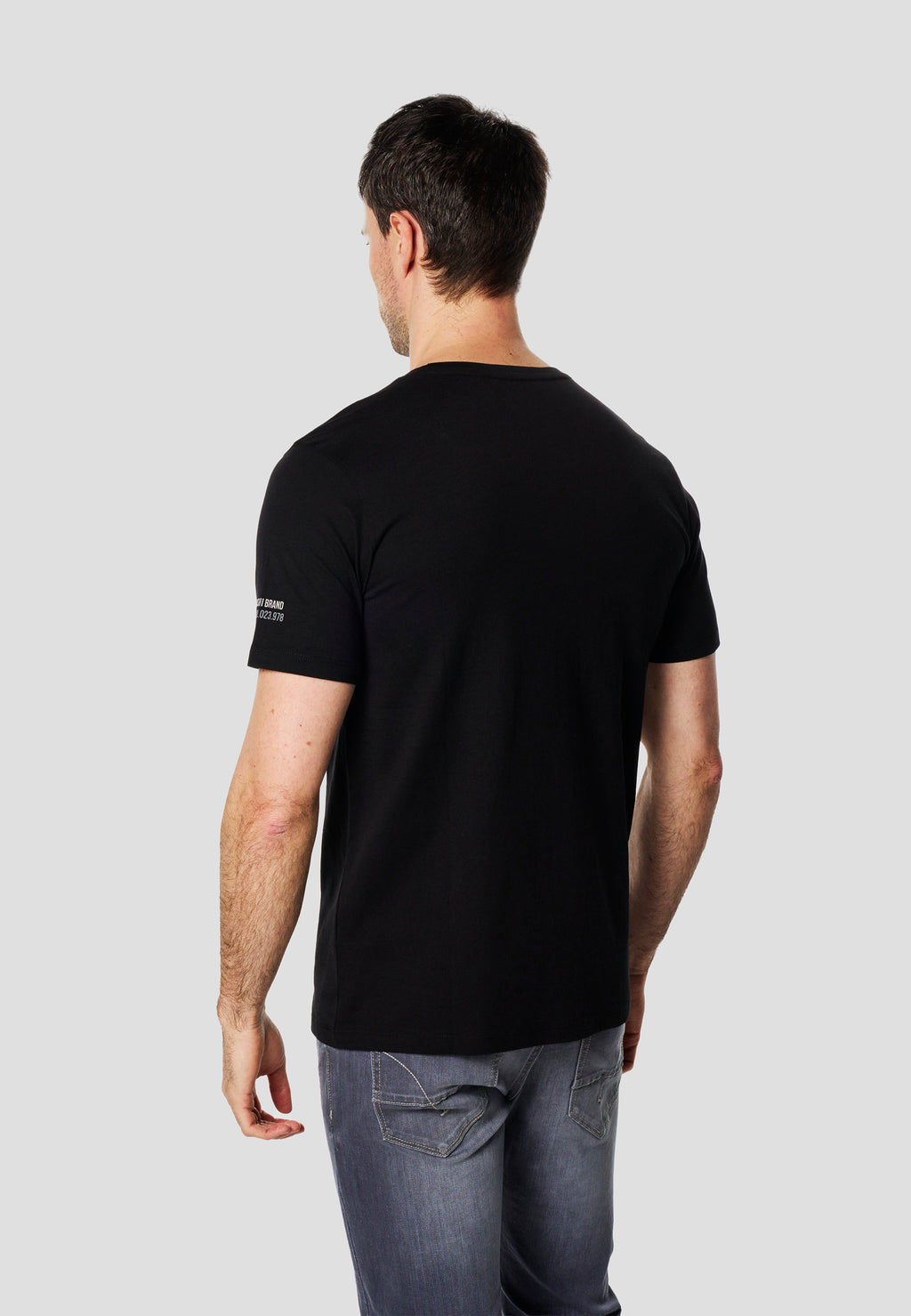 Kurzärmliges Herren-T-Shirt mit geometrischem Totenkopf-Print, Schwarz – Koroshi 2611MC15