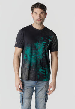 T-shirt nera da uomo a maniche corte con stampa spray all-over - Koroshi 2611MC16