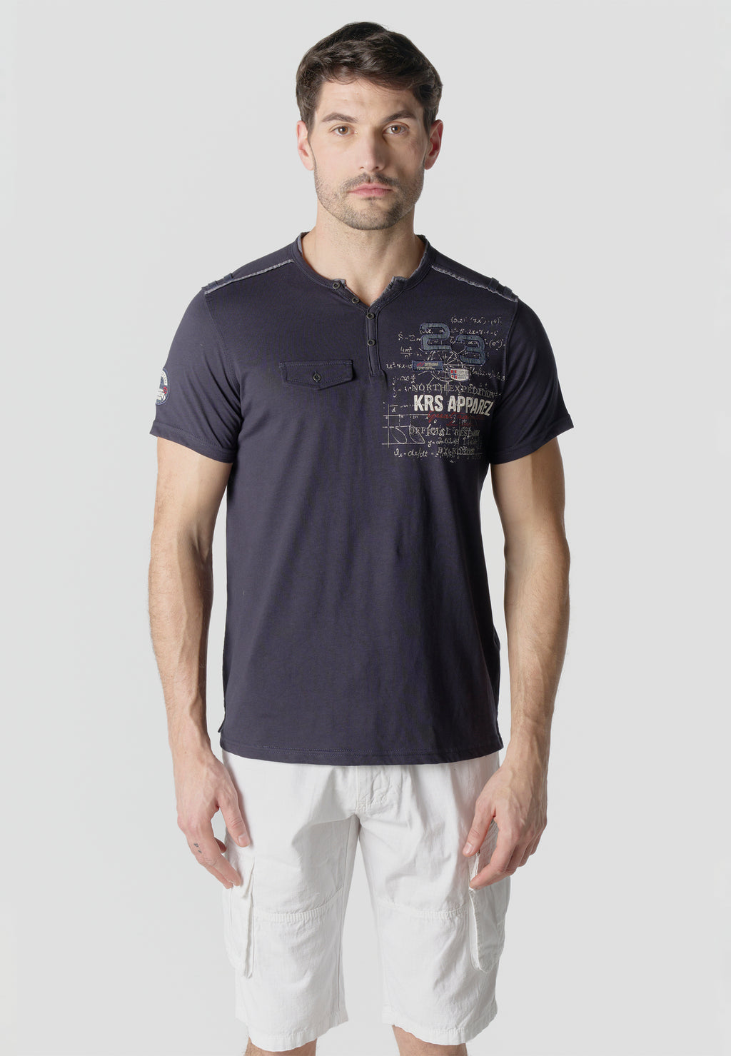 T-shirt serafino ricamata con tasca a manica corta da uomo blu scuro - Koroshi 2611MC22
