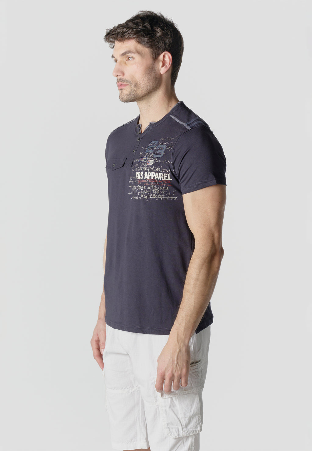 T-shirt serafino ricamata con tasca a manica corta da uomo blu scuro - Koroshi 2611MC22