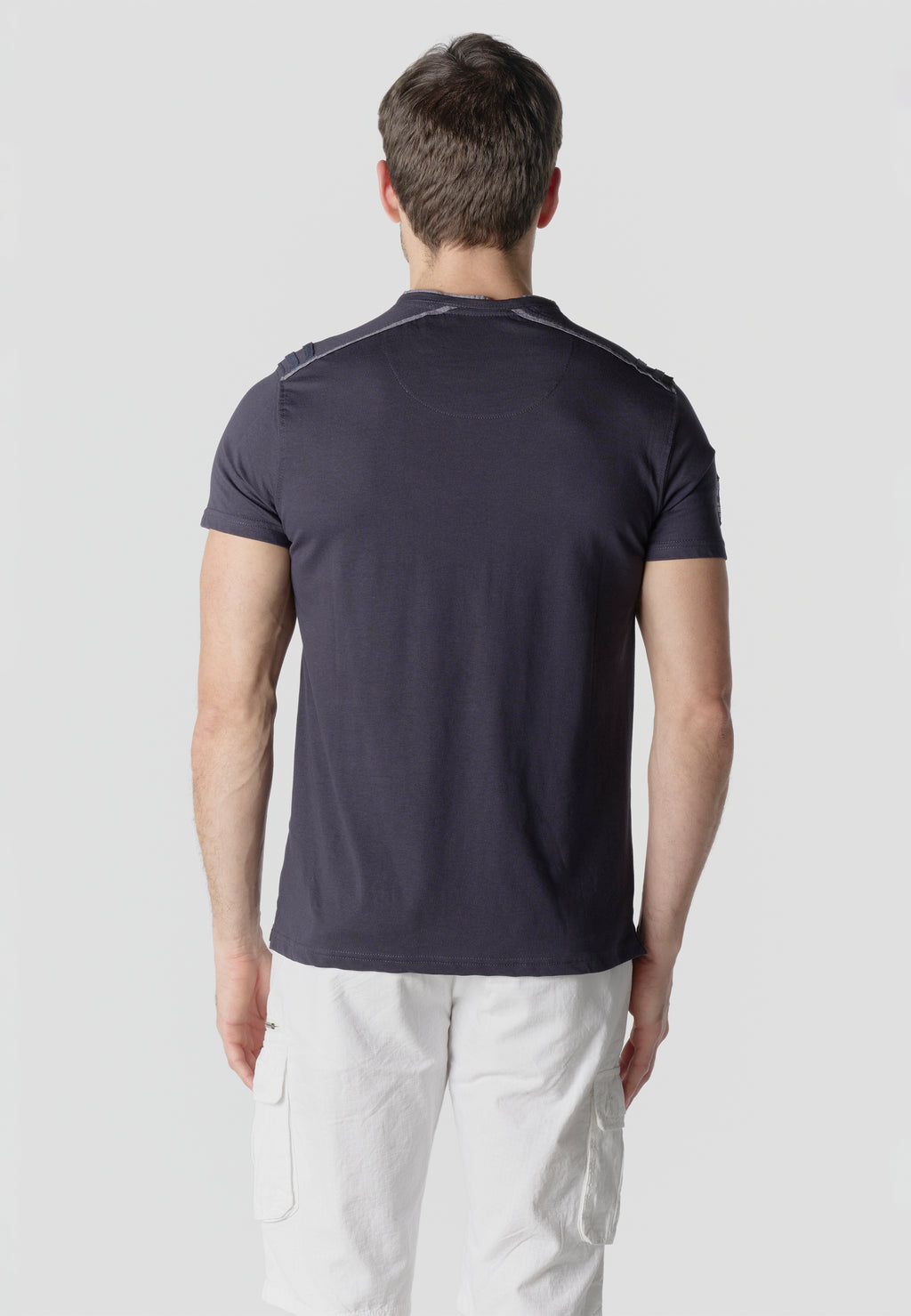 T-shirt serafino ricamata con tasca a manica corta da uomo blu scuro - Koroshi 2611MC22