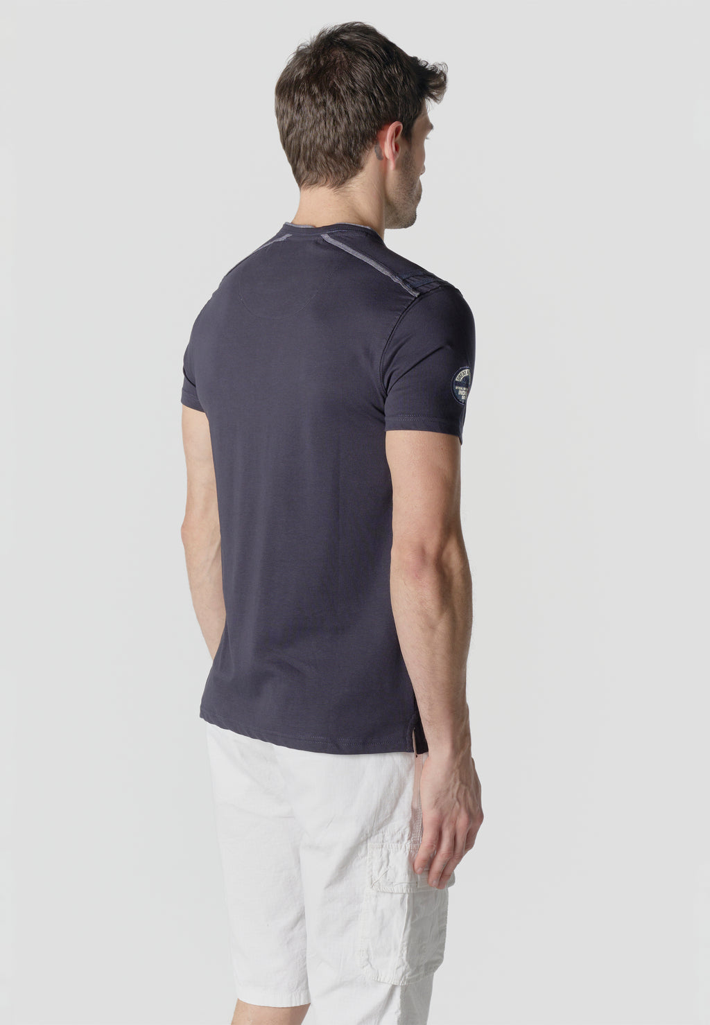 T-shirt serafino ricamata con tasca a manica corta da uomo blu scuro - Koroshi 2611MC22