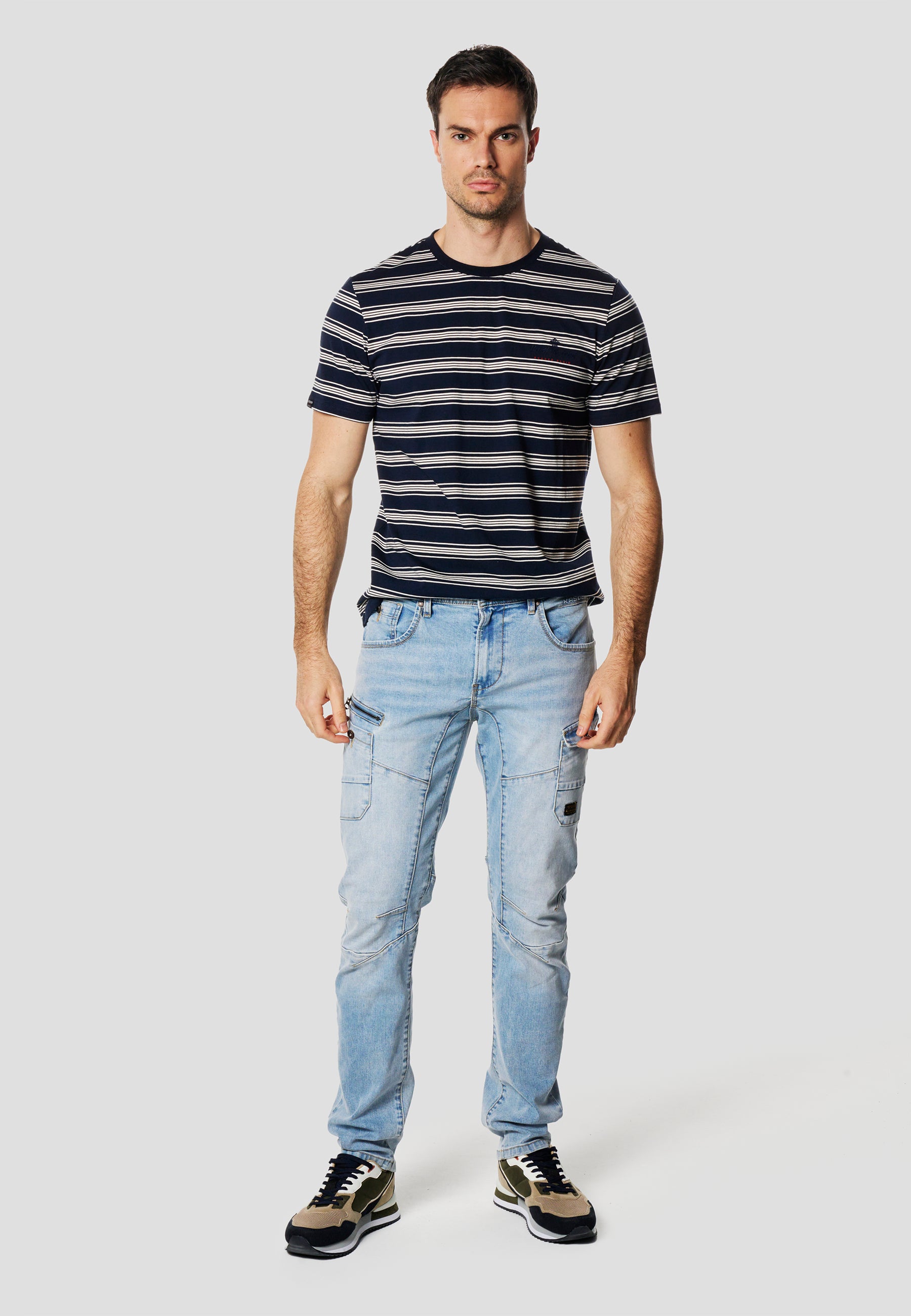 2611MC31-000039-2611MC31_000039_9