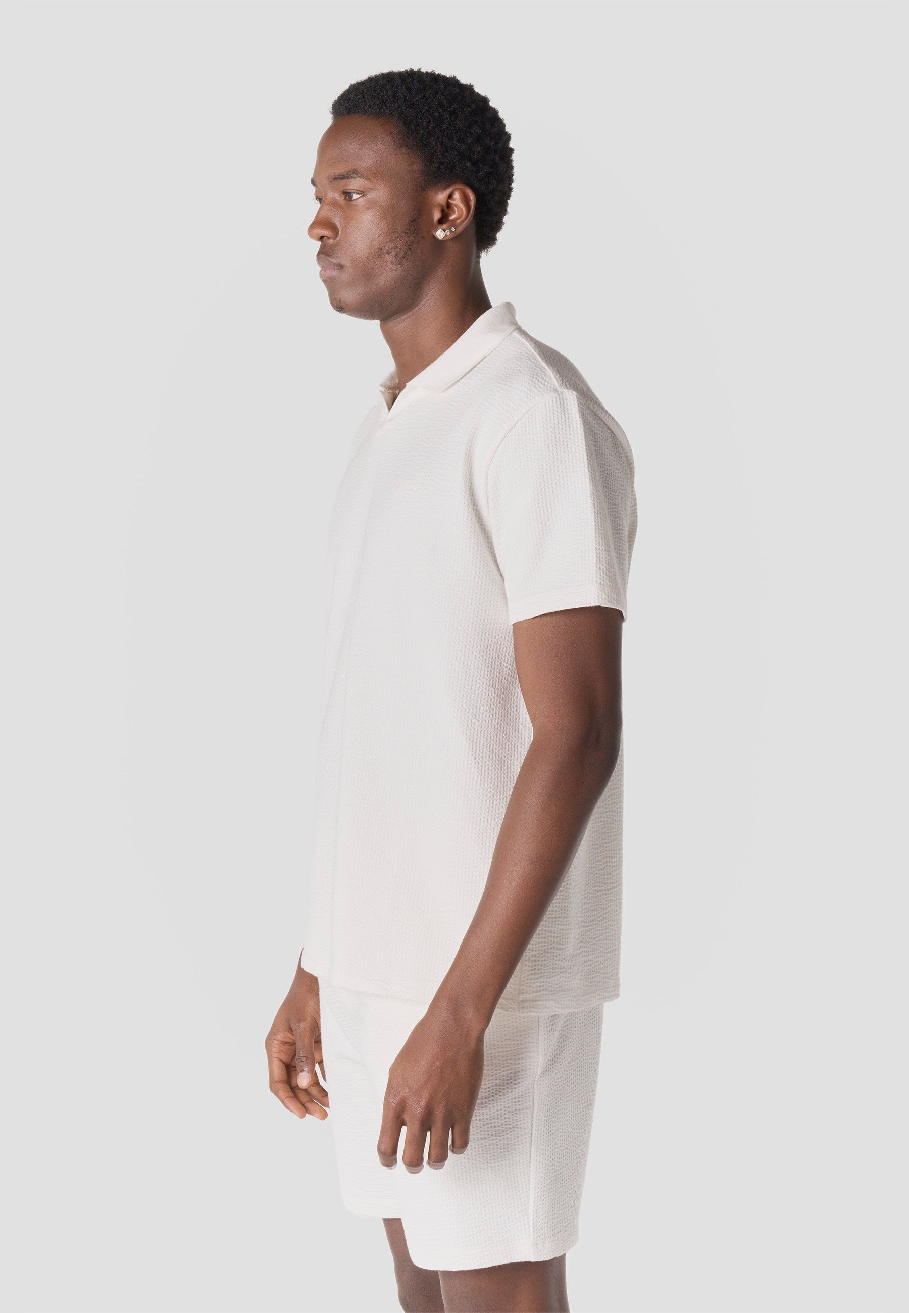Polo oversize cuello abierto manga corta hombre crudo - Koroshi 2611PC38