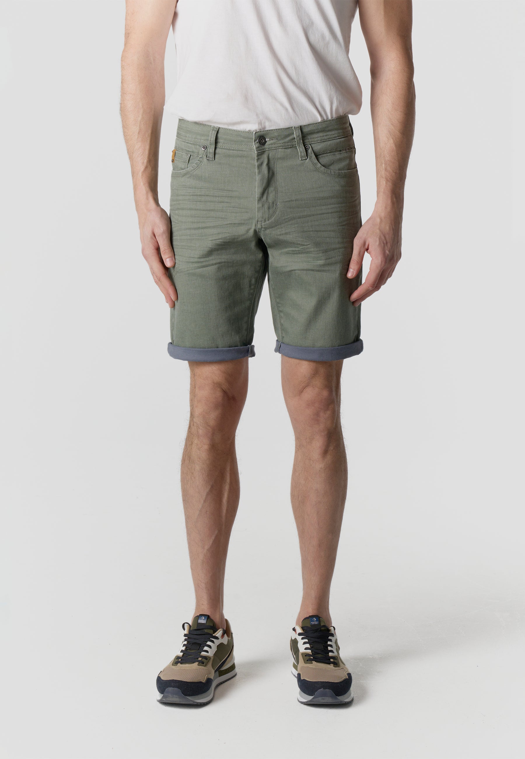 Pantalón Corto Algodón Coated Regular Hombre – KOROSHI