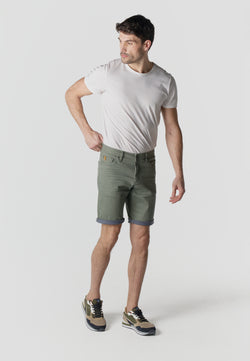 Khakifarbene Herren-Bermudashorts aus beschichteter Baumwolle – Koroshi 2611PS02