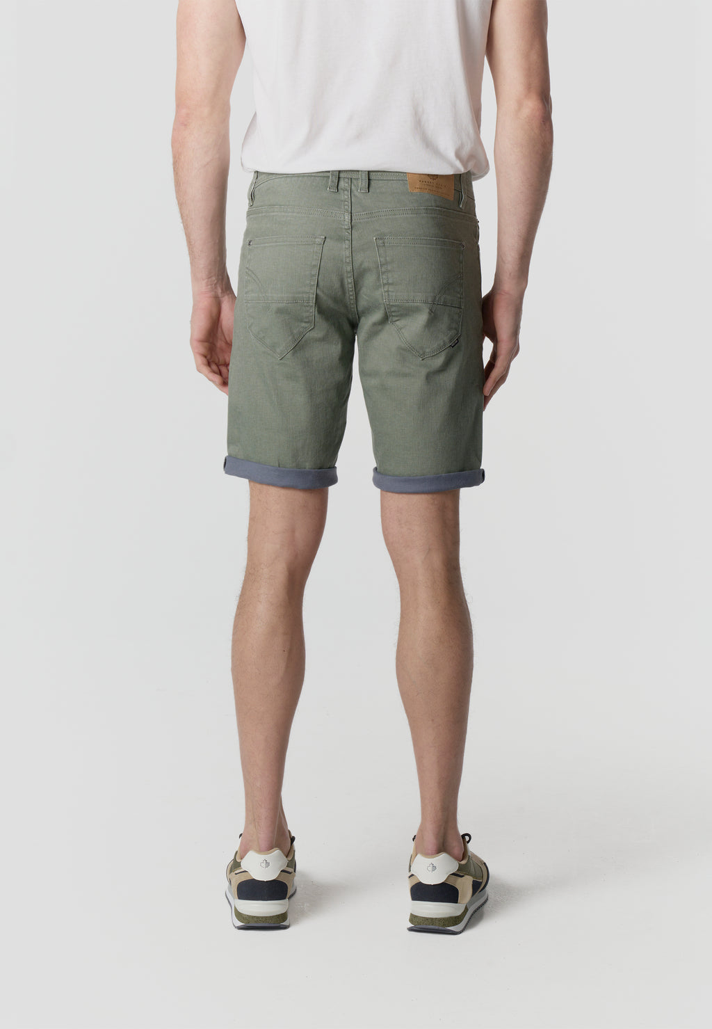 Pantalón Corto Algodón Coated Regular Hombre – KOROSHI