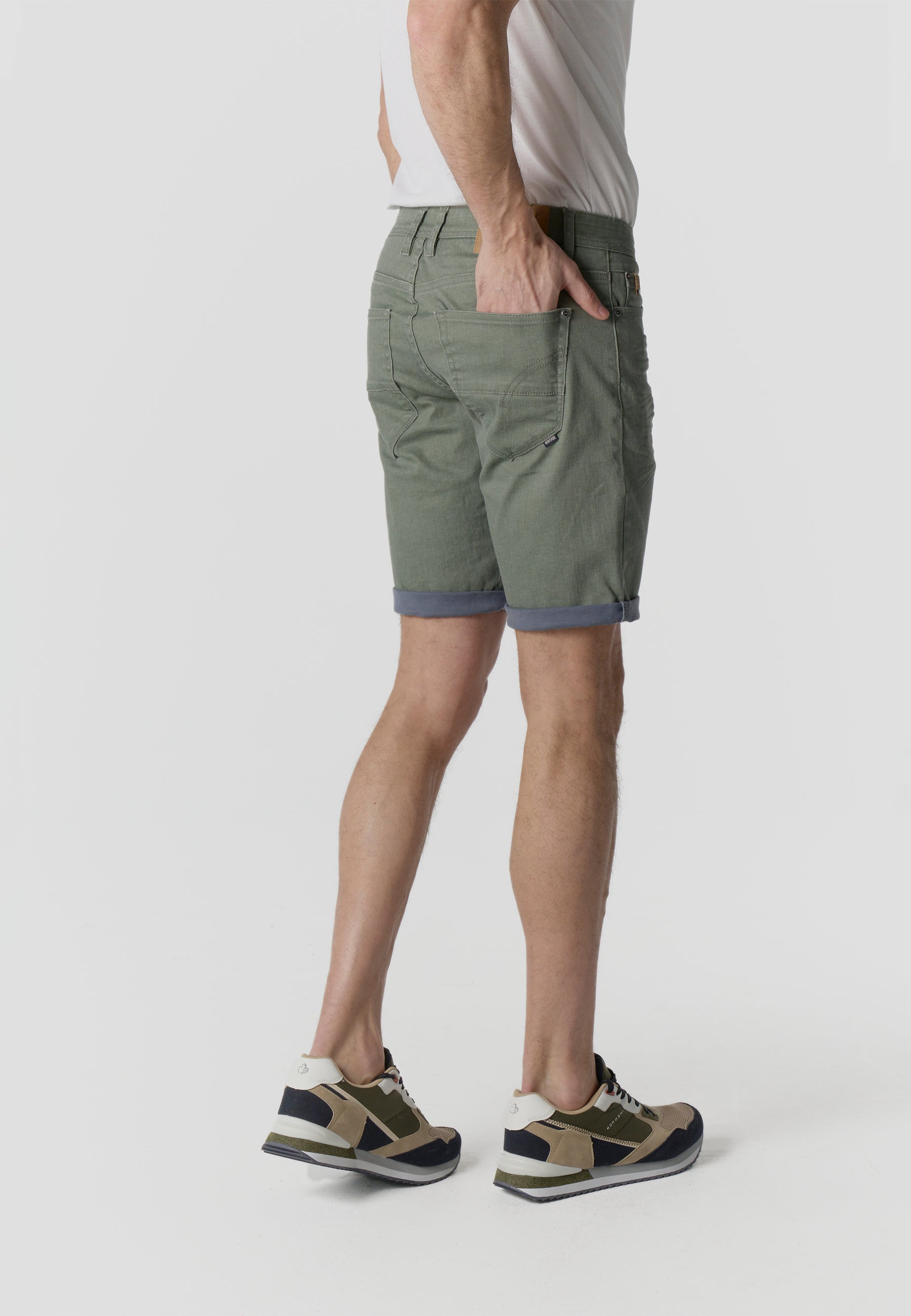 Pantalón Corto Algodón Coated Regular Hombre – KOROSHI