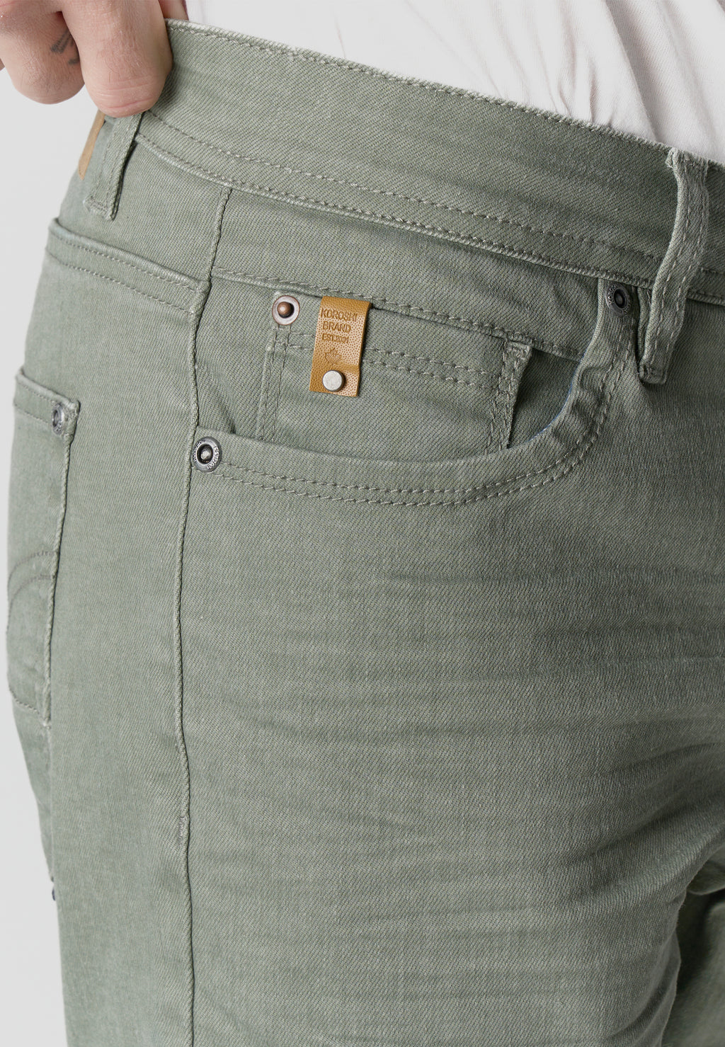 Khaki men's coated cotton Bermuda shorts - Koroshi 2611PS02